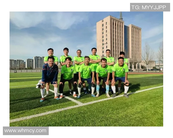 永不言弃的足球传奇他用坚持书写辉煌人生